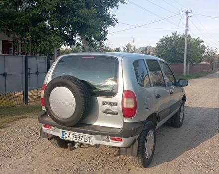 Сірий Шевроле Нива, об'ємом двигуна 1.7 л та пробігом 180 тис. км за 2900 $, фото 2 на Automoto.ua
