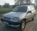 Сірий Шевроле Нива, об'ємом двигуна 1.7 л та пробігом 180 тис. км за 2900 $, фото 3 на Automoto.ua