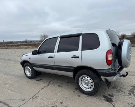 Серый Шевроле Нива, объемом двигателя 1.7 л и пробегом 119 тыс. км за 3150 $, фото 4 на Automoto.ua