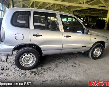 Сірий Шевроле Нива, об'ємом двигуна 1.7 л та пробігом 180 тис. км за 3700 $, фото 6 на Automoto.ua