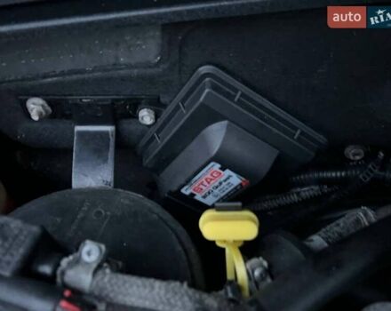 Сірий Шевроле Нива, об'ємом двигуна 1.7 л та пробігом 201 тис. км за 3999 $, фото 60 на Automoto.ua