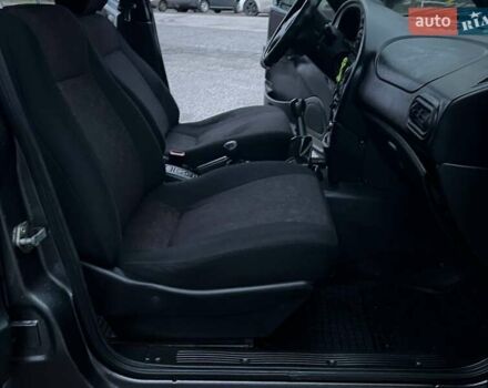 Сірий Шевроле Нива, об'ємом двигуна 1.7 л та пробігом 201 тис. км за 3999 $, фото 36 на Automoto.ua