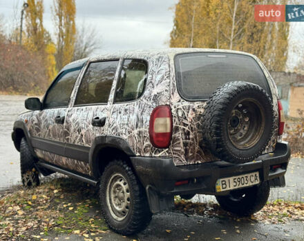 Сірий Шевроле Нива, об'ємом двигуна 1.7 л та пробігом 300 тис. км за 2999 $, фото 8 на Automoto.ua