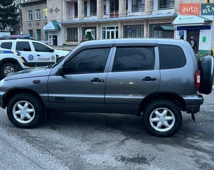 Сірий Шевроле Нива, об'ємом двигуна 1.7 л та пробігом 201 тис. км за 3999 $, фото 21 на Automoto.ua