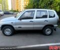 Сірий Шевроле Нива, об'ємом двигуна 1.7 л та пробігом 180 тис. км за 3700 $, фото 2 на Automoto.ua