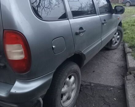 Сірий Шевроле Нива, об'ємом двигуна 1.7 л та пробігом 128 тис. км за 3800 $, фото 1 на Automoto.ua