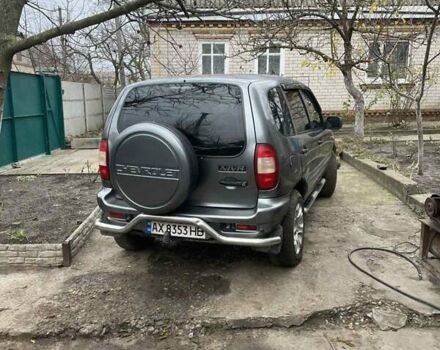 Серый Шевроле Нива, объемом двигателя 1.69 л и пробегом 280 тыс. км за 4500 $, фото 2 на Automoto.ua