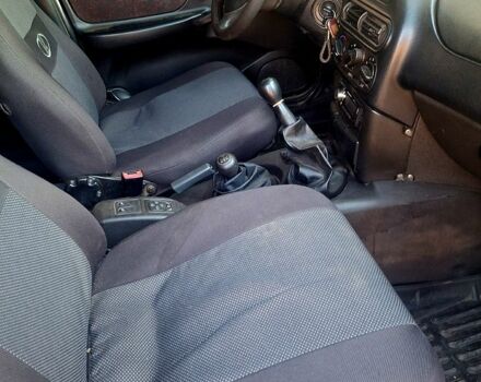 Серый Шевроле Нива, объемом двигателя 1.7 л и пробегом 200 тыс. км за 3300 $, фото 3 на Automoto.ua