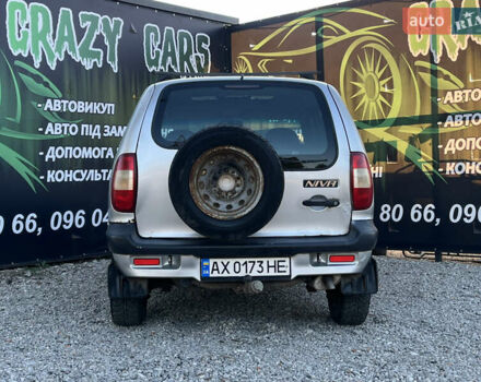 Серый Шевроле Нива, объемом двигателя 1.7 л и пробегом 232 тыс. км за 2700 $, фото 6 на Automoto.ua