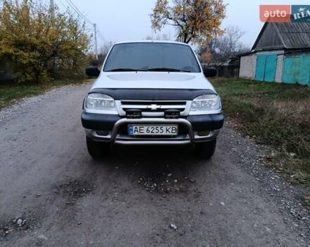 Сірий Шевроле Нива, об'ємом двигуна 1.69 л та пробігом 261 тис. км за 4000 $, фото 8 на Automoto.ua