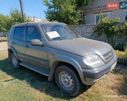 Сірий Шевроле Нива, об'ємом двигуна 1.69 л та пробігом 284 тис. км за 4700 $, фото 3 на Automoto.ua
