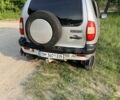 Серый Шевроле Нива, объемом двигателя 1.7 л и пробегом 247 тыс. км за 3500 $, фото 2 на Automoto.ua