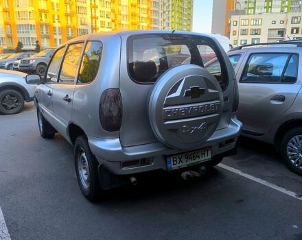 Сірий Шевроле Нива, об'ємом двигуна 1.7 л та пробігом 180 тис. км за 3700 $, фото 1 на Automoto.ua