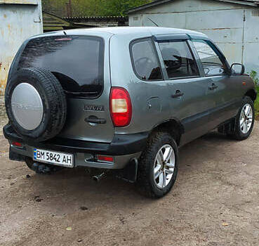 Шевроле Нива 2006 в Кролевце на Automoto.ua Серый Шевроле Нива, объемом двигателя 1.7 л и пробегом 154 тыс. км за 5200 $, фото 4 на Automoto.ua