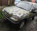 Сірий Шевроле Нива, об'ємом двигуна 1.7 л та пробігом 200 тис. км за 2200 $, фото 1 на Automoto.ua