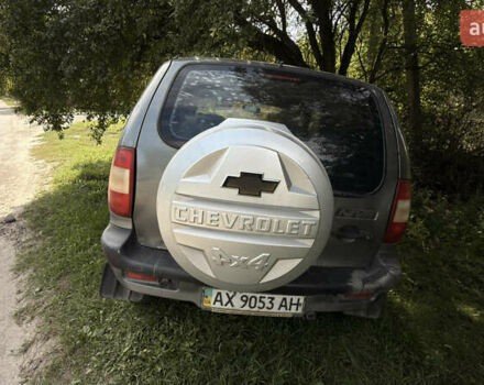 Серый Шевроле Нива, объемом двигателя 1.69 л и пробегом 250 тыс. км за 3300 $, фото 3 на Automoto.ua