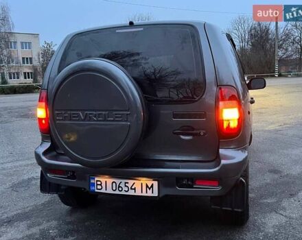 Сірий Шевроле Нива, об'ємом двигуна 1.7 л та пробігом 201 тис. км за 3999 $, фото 64 на Automoto.ua