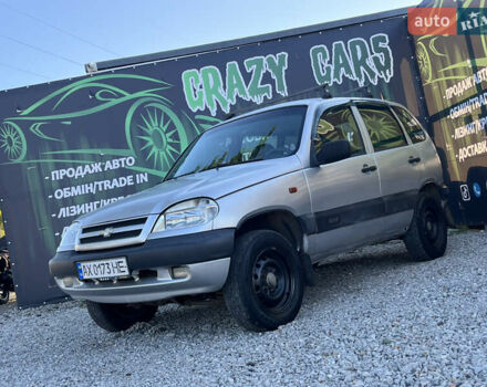 Серый Шевроле Нива, объемом двигателя 1.7 л и пробегом 232 тыс. км за 2700 $, фото 2 на Automoto.ua