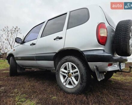 Сірий Шевроле Нива, об'ємом двигуна 1.7 л та пробігом 173 тис. км за 4200 $, фото 2 на Automoto.ua