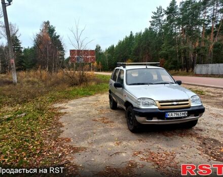 Сірий Шевроле Нива, об'ємом двигуна 1.7 л та пробігом 188 тис. км за 1950 $, фото 1 на Automoto.ua