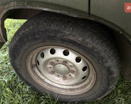 Серый Шевроле Нива, объемом двигателя 1.69 л и пробегом 250 тыс. км за 3300 $, фото 9 на Automoto.ua