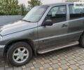 Серый Шевроле Нива, объемом двигателя 1.69 л и пробегом 120 тыс. км за 3400 $, фото 2 на Automoto.ua