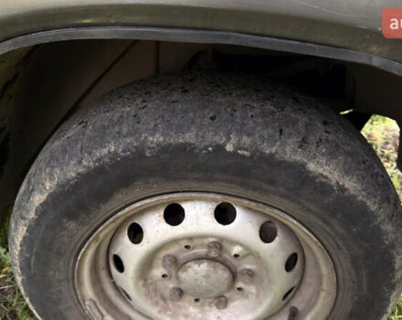 Серый Шевроле Нива, объемом двигателя 1.69 л и пробегом 250 тыс. км за 3300 $, фото 10 на Automoto.ua