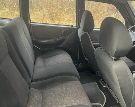 Сірий Шевроле Нива, об'ємом двигуна 1.7 л та пробігом 250 тис. км за 3500 $, фото 7 на Automoto.ua