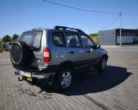 Сірий Шевроле Нива, об'ємом двигуна 1.7 л та пробігом 227 тис. км за 3500 $, фото 4 на Automoto.ua