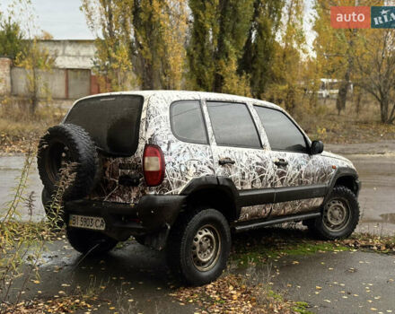 Сірий Шевроле Нива, об'ємом двигуна 1.7 л та пробігом 300 тис. км за 2999 $, фото 6 на Automoto.ua