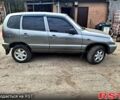 Серый Шевроле Нива, объемом двигателя 1.7 л и пробегом 200 тыс. км за 3500 $, фото 1 на Automoto.ua