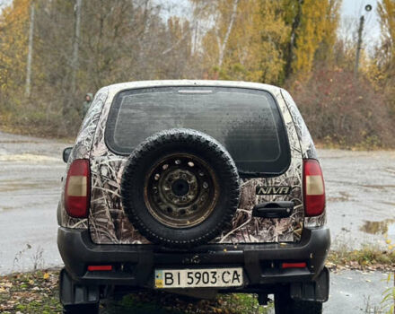 Сірий Шевроле Нива, об'ємом двигуна 1.7 л та пробігом 300 тис. км за 2999 $, фото 7 на Automoto.ua