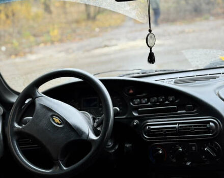 Сірий Шевроле Нива, об'ємом двигуна 1.7 л та пробігом 300 тис. км за 2999 $, фото 15 на Automoto.ua