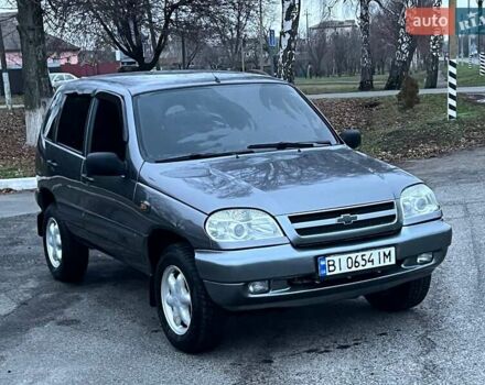 Сірий Шевроле Нива, об'ємом двигуна 1.7 л та пробігом 201 тис. км за 3999 $, фото 5 на Automoto.ua