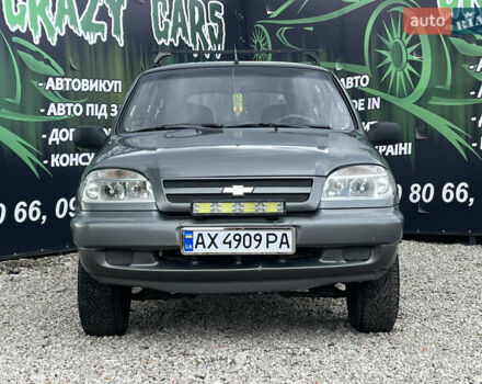 Сірий Шевроле Нива, об'ємом двигуна 1.7 л та пробігом 236 тис. км за 3100 $, фото 3 на Automoto.ua