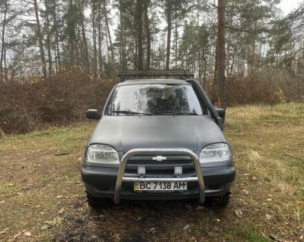 Сірий Шевроле Нива, об'ємом двигуна 1.7 л та пробігом 250 тис. км за 3500 $, фото 1 на Automoto.ua