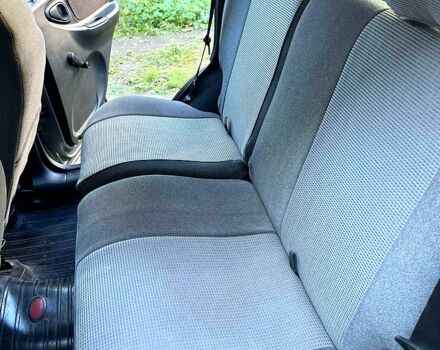 Сірий Шевроле Нива, об'ємом двигуна 1.7 л та пробігом 300 тис. км за 4000 $, фото 3 на Automoto.ua