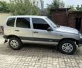 Серый Шевроле Нива, объемом двигателя 0 л и пробегом 162 тыс. км за 3800 $, фото 1 на Automoto.ua