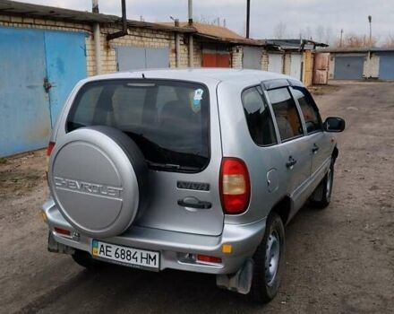 Сірий Шевроле Нива, об'ємом двигуна 1.7 л та пробігом 158 тис. км за 4200 $, фото 1 на Automoto.ua