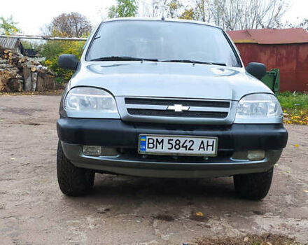 Шевроле Нива 2006 в Кролевце на Automoto.ua Серый Шевроле Нива, объемом двигателя 1.7 л и пробегом 154 тыс. км за 5200 $, фото 1 на Automoto.ua
