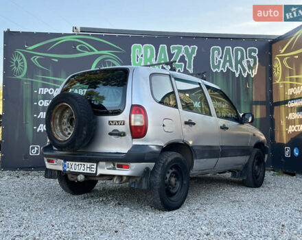 Серый Шевроле Нива, объемом двигателя 1.7 л и пробегом 232 тыс. км за 2700 $, фото 5 на Automoto.ua