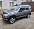 Серый Шевроле Нива, объемом двигателя 1.69 л и пробегом 93 тыс. км за 6500 $, фото 18 на Automoto.ua