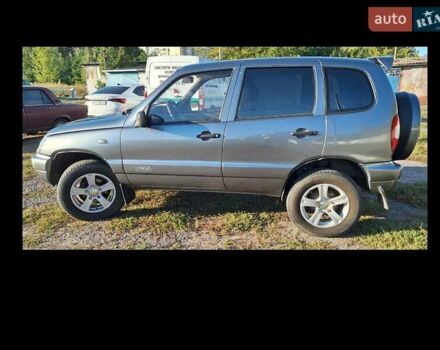 Сірий Шевроле Нива, об'ємом двигуна 1.69 л та пробігом 208 тис. км за 5100 $, фото 4 на Automoto.ua