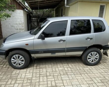 Серый Шевроле Нива, объемом двигателя 0 л и пробегом 162 тыс. км за 3800 $, фото 4 на Automoto.ua