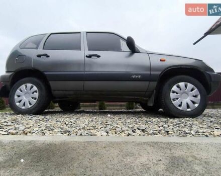 Серый Шевроле Нива, объемом двигателя 1.7 л и пробегом 153 тыс. км за 3800 $, фото 6 на Automoto.ua