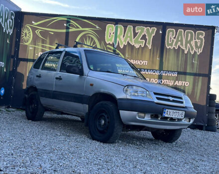 Серый Шевроле Нива, объемом двигателя 1.7 л и пробегом 232 тыс. км за 2700 $, фото 4 на Automoto.ua