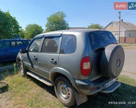 Сірий Шевроле Нива, об'ємом двигуна 1.69 л та пробігом 284 тис. км за 4700 $, фото 12 на Automoto.ua