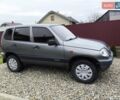 Серый Шевроле Нива, объемом двигателя 1.7 л и пробегом 153 тыс. км за 3800 $, фото 1 на Automoto.ua