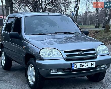 Сірий Шевроле Нива, об'ємом двигуна 1.7 л та пробігом 201 тис. км за 3999 $, фото 1 на Automoto.ua