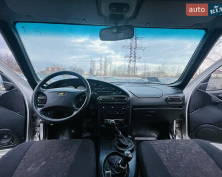 Сірий Шевроле Нива, об'ємом двигуна 1.69 л та пробігом 232 тис. км за 3400 $, фото 12 на Automoto.ua